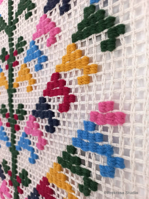 Ідеї декору інтер'єру в українському стилі. Школа української вишивки Prekrasa Studio